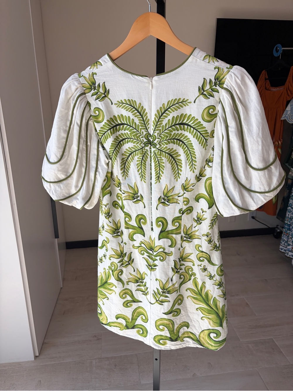 Farm Rio: Off-White Milani V Neck Mini Dress - Picture 12 of 12